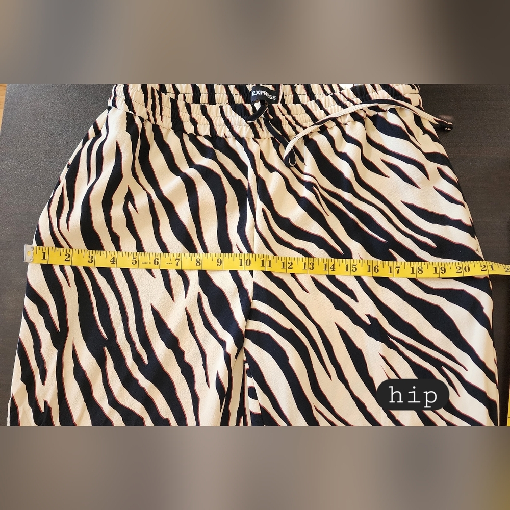 Express Black and Cream Zebra Print Cropped Pants - Picture 9 of 10